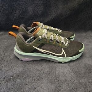 Nike Kiger 9 Trail Running Shoes Mens Sz 7.5 Athletic Sneakers Trainers Hiking.